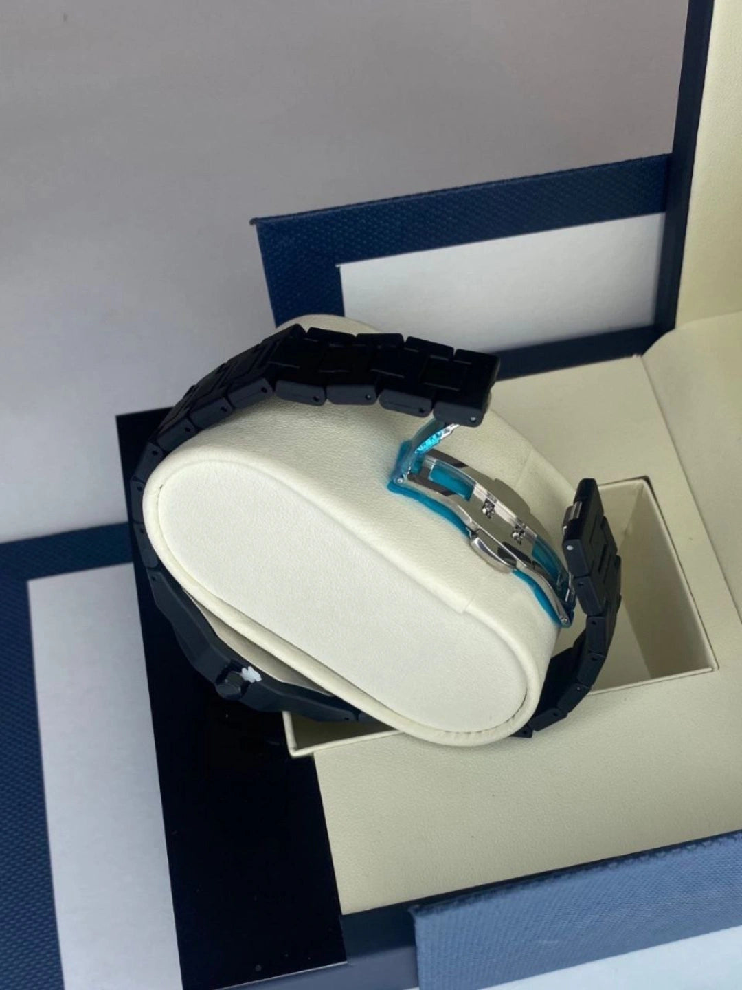 ساعة "أفق الأناقة" السوداء | "Horizon Elegance" Black Watch