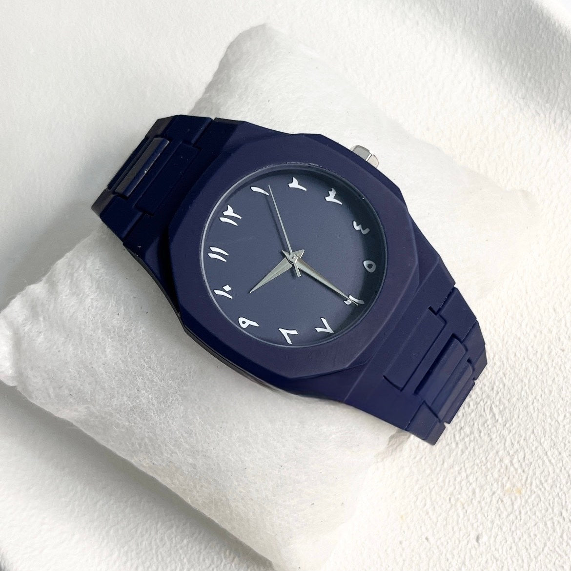 ساعة "أزرق النخبة" العصرية | "Elite Blue" Modern Watch