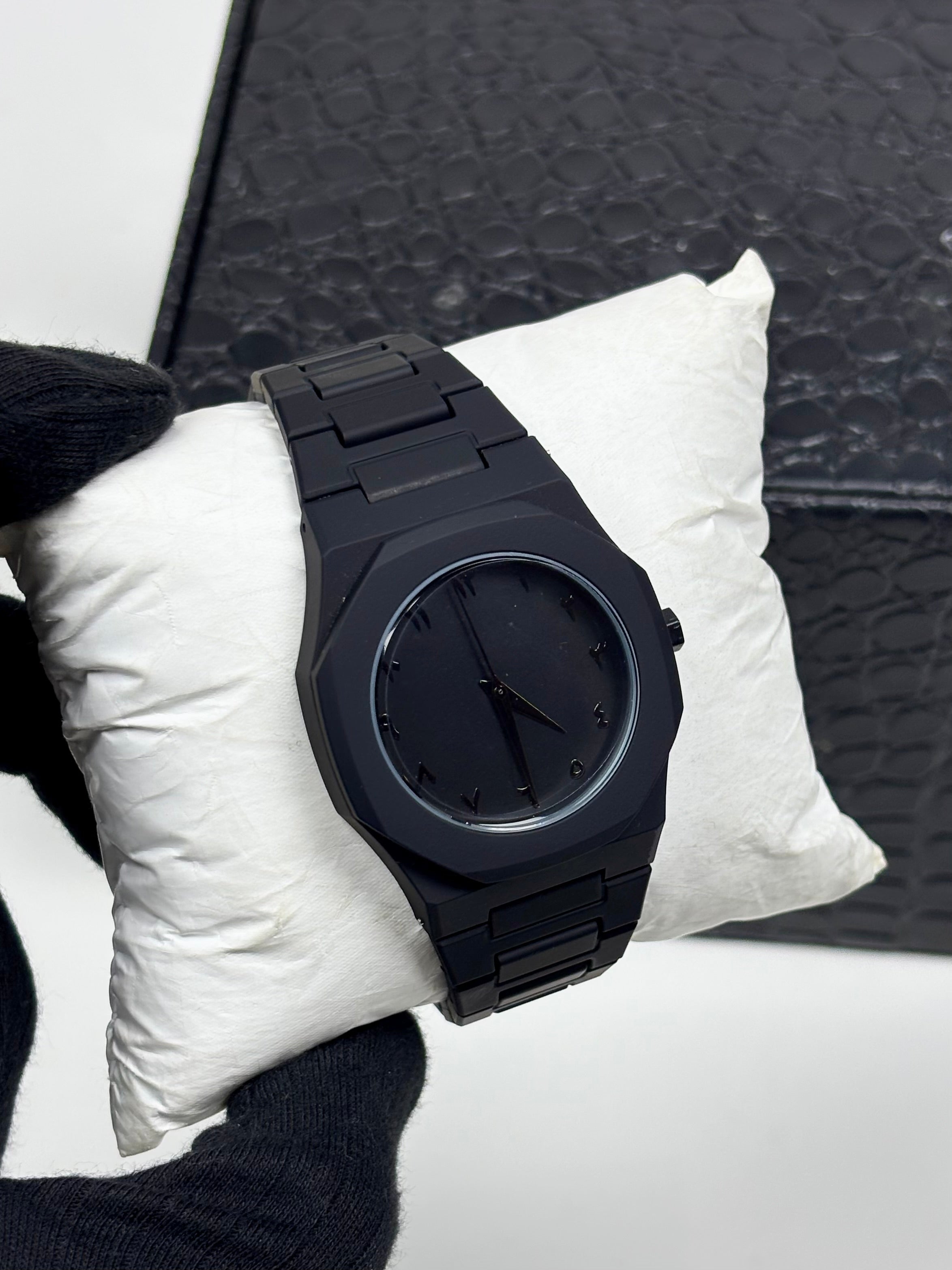 ساعة "سواد الليل" الفاخرة | "Midnight Noir" Luxury Watch