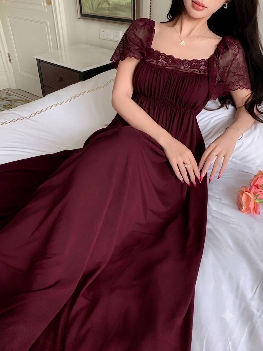 فستان منزلي ملكي بلمسات الدانتيل | Royal Lace-Trimmed Lounge Dress