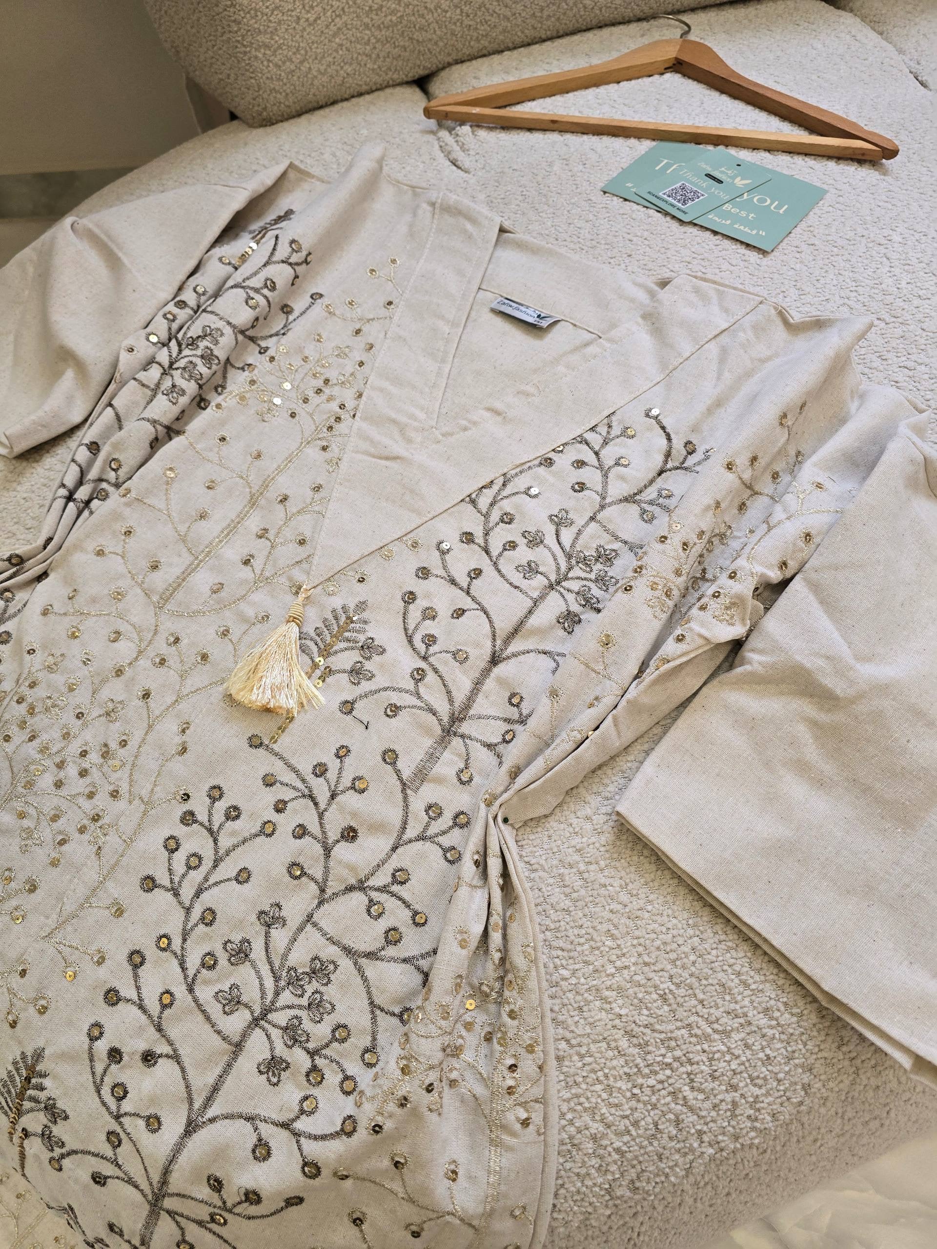 عباية ملكية بتطريزات ذهبية مستوحاة من الطبيعة | Royal Nature-Inspired Gold Embroidered Abaya