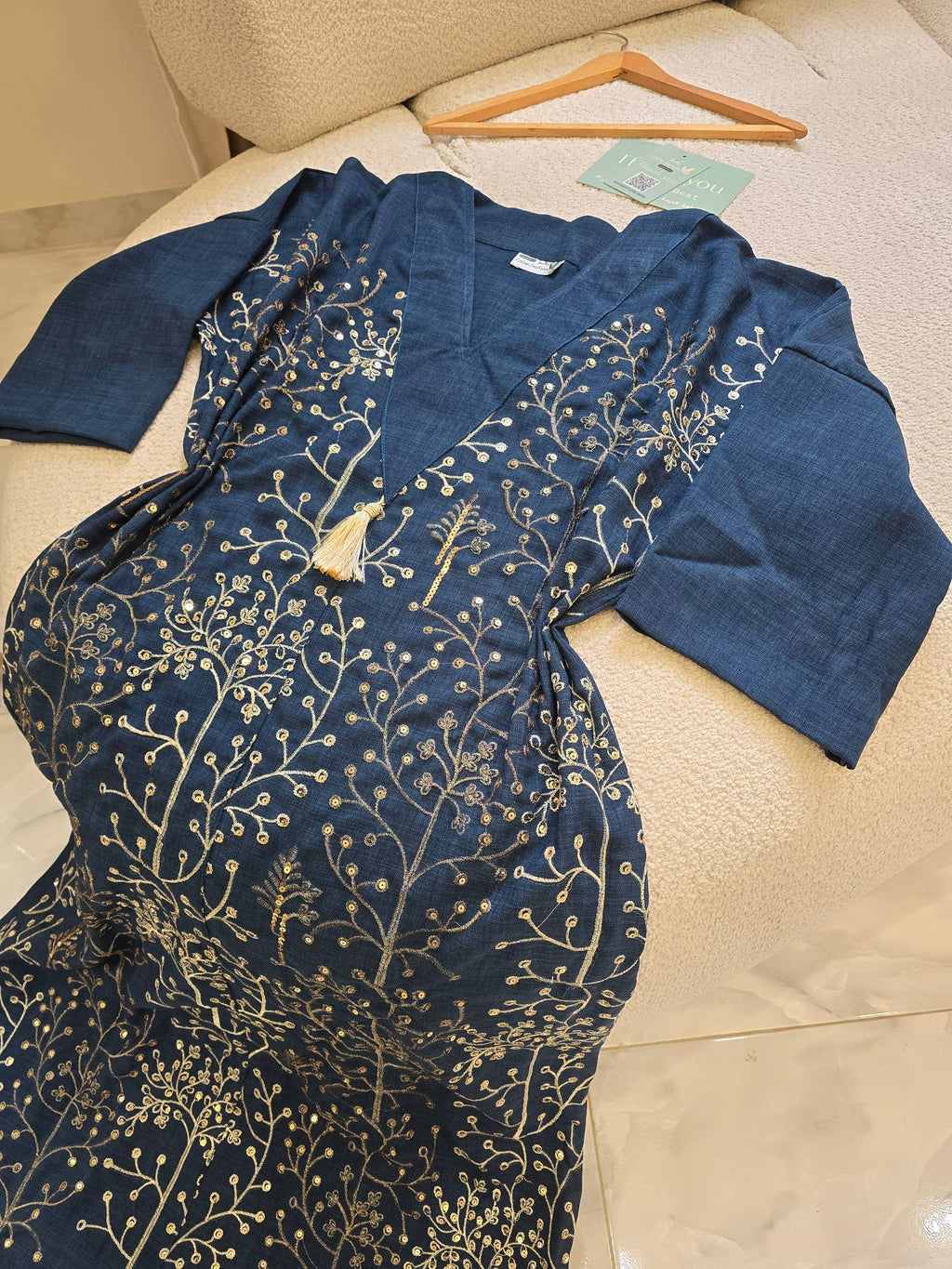 عباية ملكية بتطريزات ذهبية مستوحاة من الطبيعة | Royal Nature-Inspired Gold Embroidered Abaya