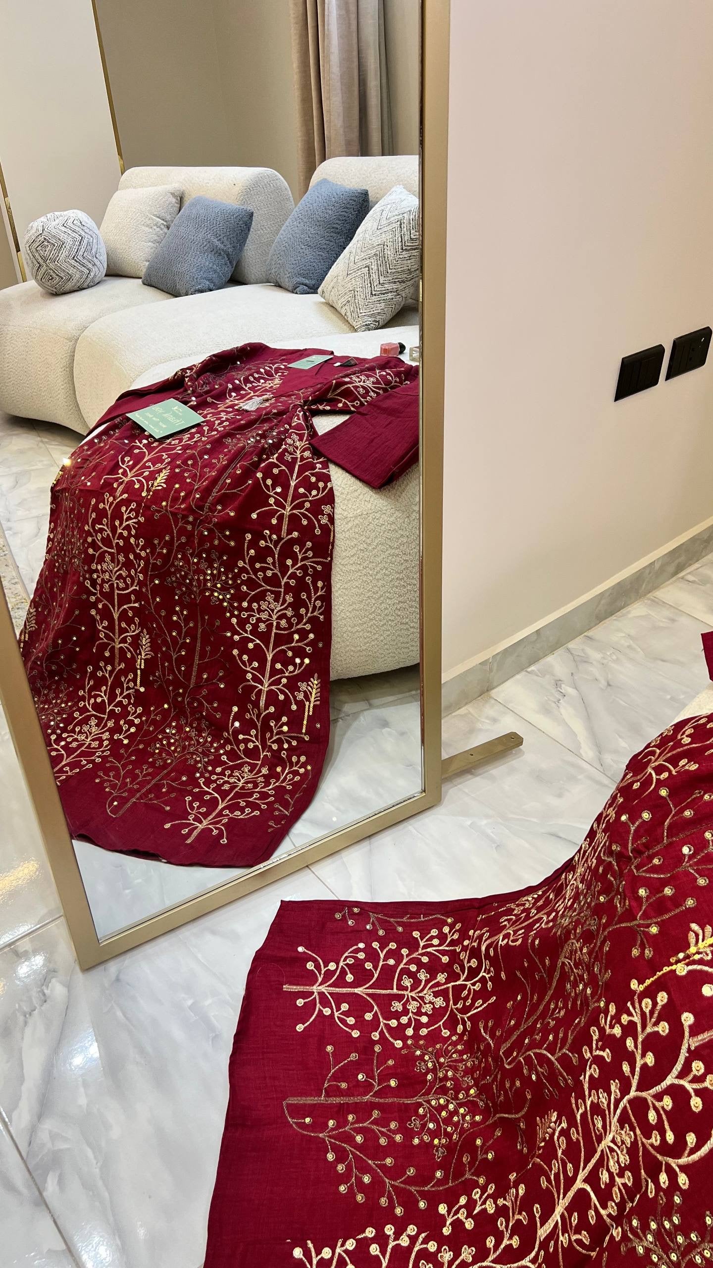 عباية ملكية بتطريزات ذهبية مستوحاة من الطبيعة | Royal Nature-Inspired Gold Embroidered Abaya
