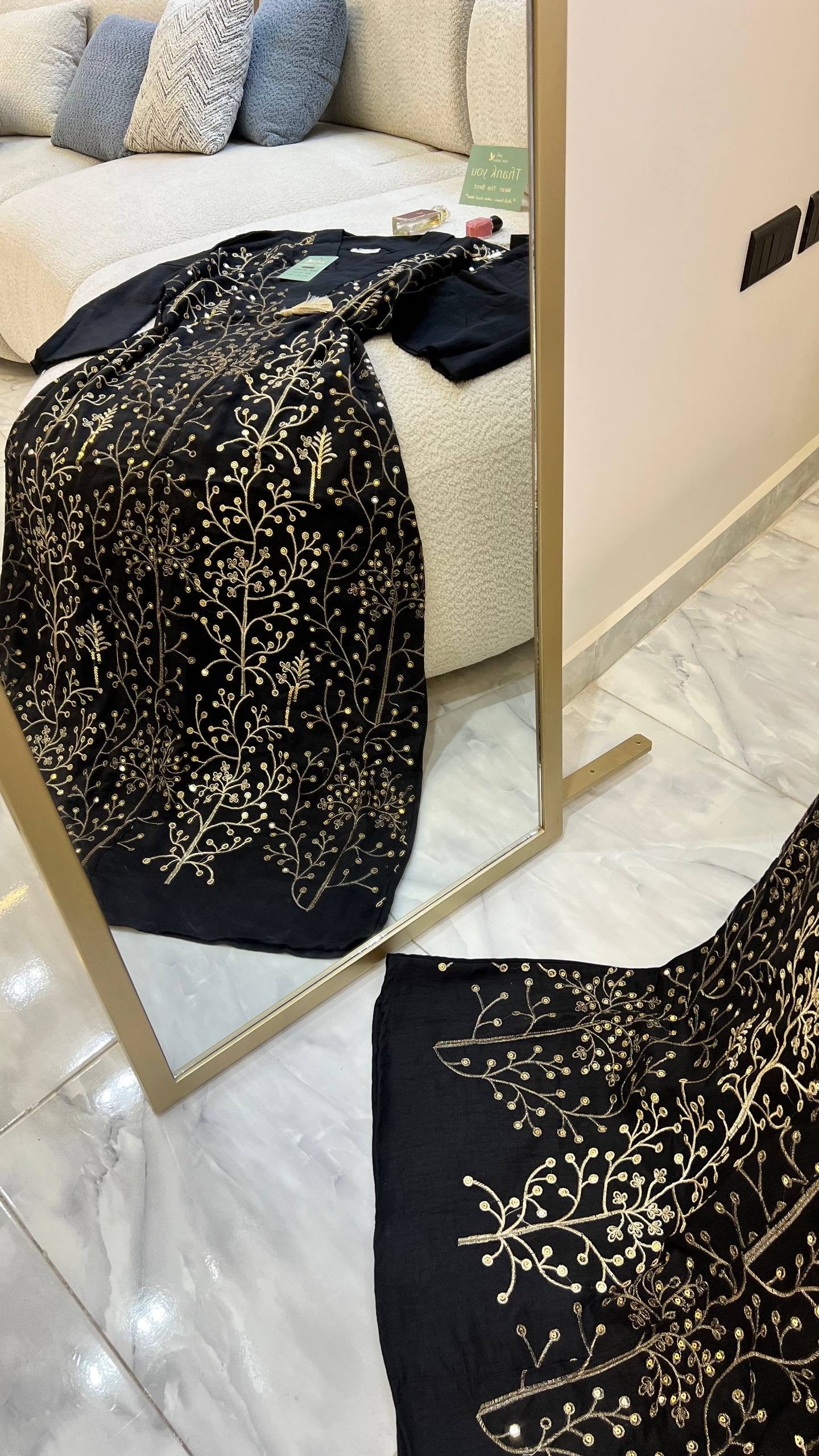 عباية ملكية بتطريزات ذهبية مستوحاة من الطبيعة | Royal Nature-Inspired Gold Embroidered Abaya