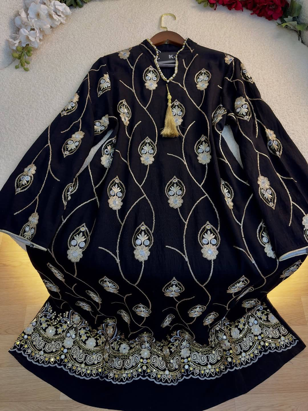 عباية ملكية مطرزة بنقوش هندسية فاخرة | Royal Geometric Embroidered Abaya