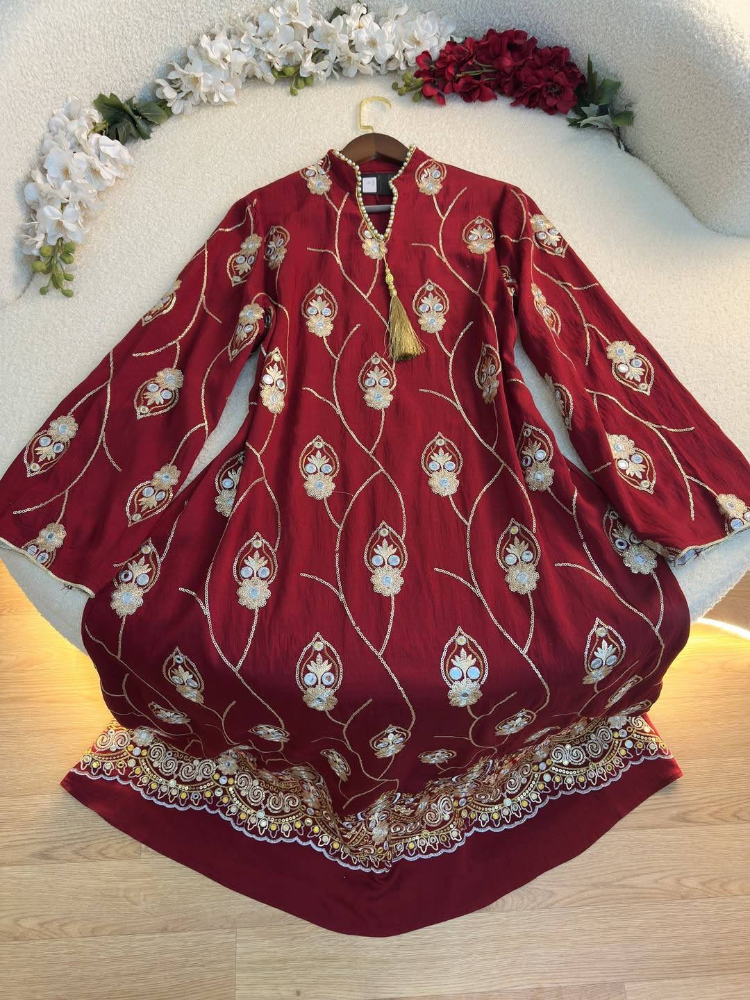 عباية ملكية مطرزة بنقوش هندسية فاخرة | Royal Geometric Embroidered Abaya