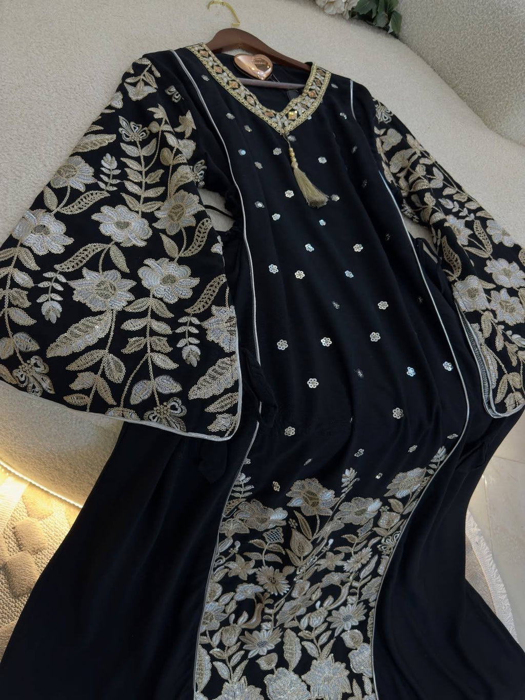 عباية ملكية مطرزة بنقوش هندسية فاخرة | Royal Geometric Embroidered Abaya