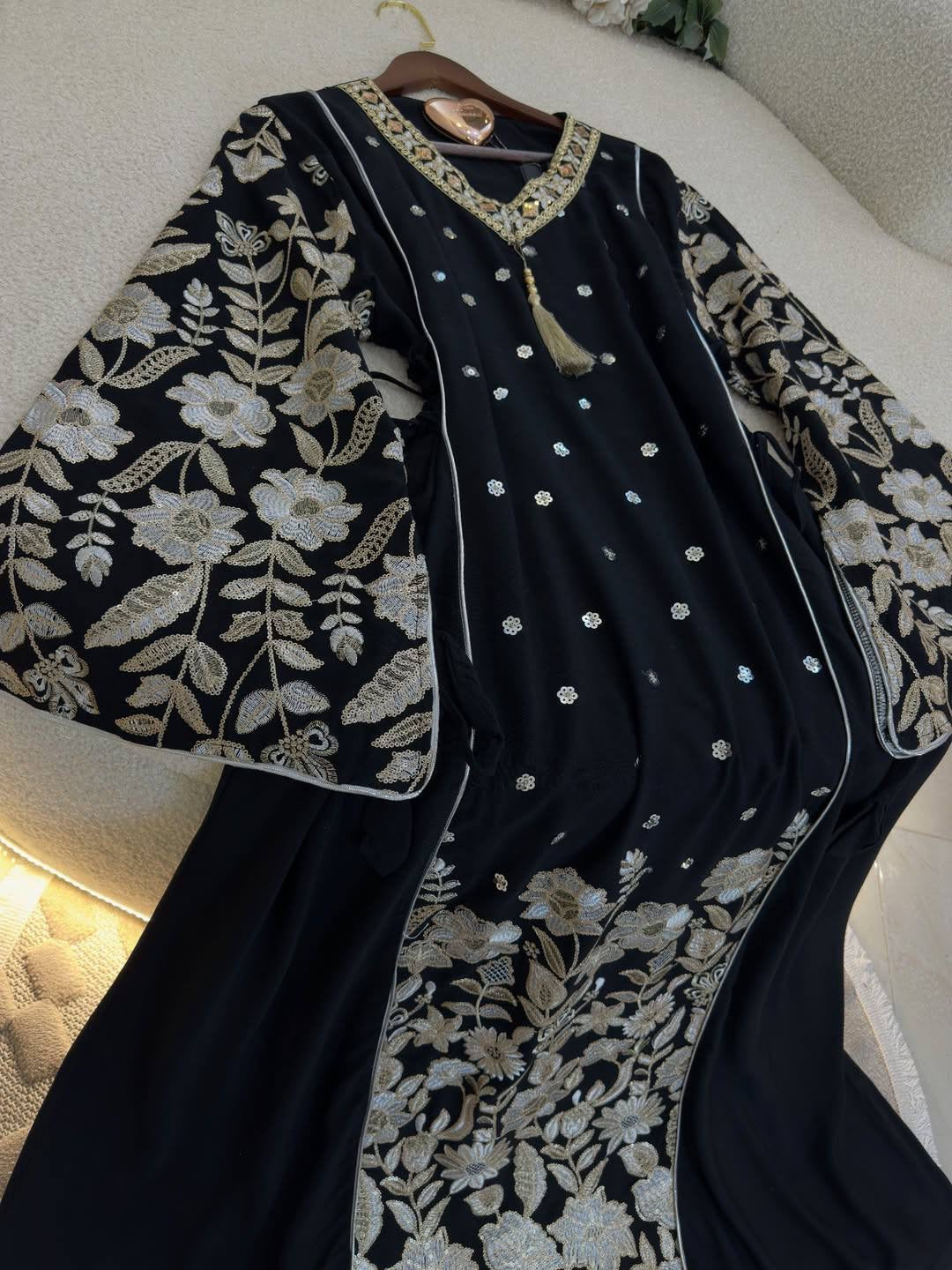عباية ملكية مطرزة بنقوش هندسية فاخرة | Royal Geometric Embroidered Abaya