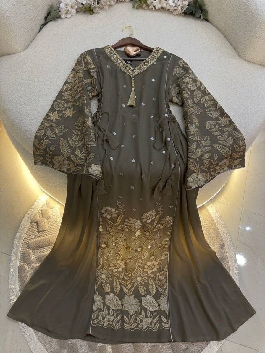 عباية ملكية مطرزة بنقوش هندسية فاخرة | Royal Geometric Embroidered Abaya