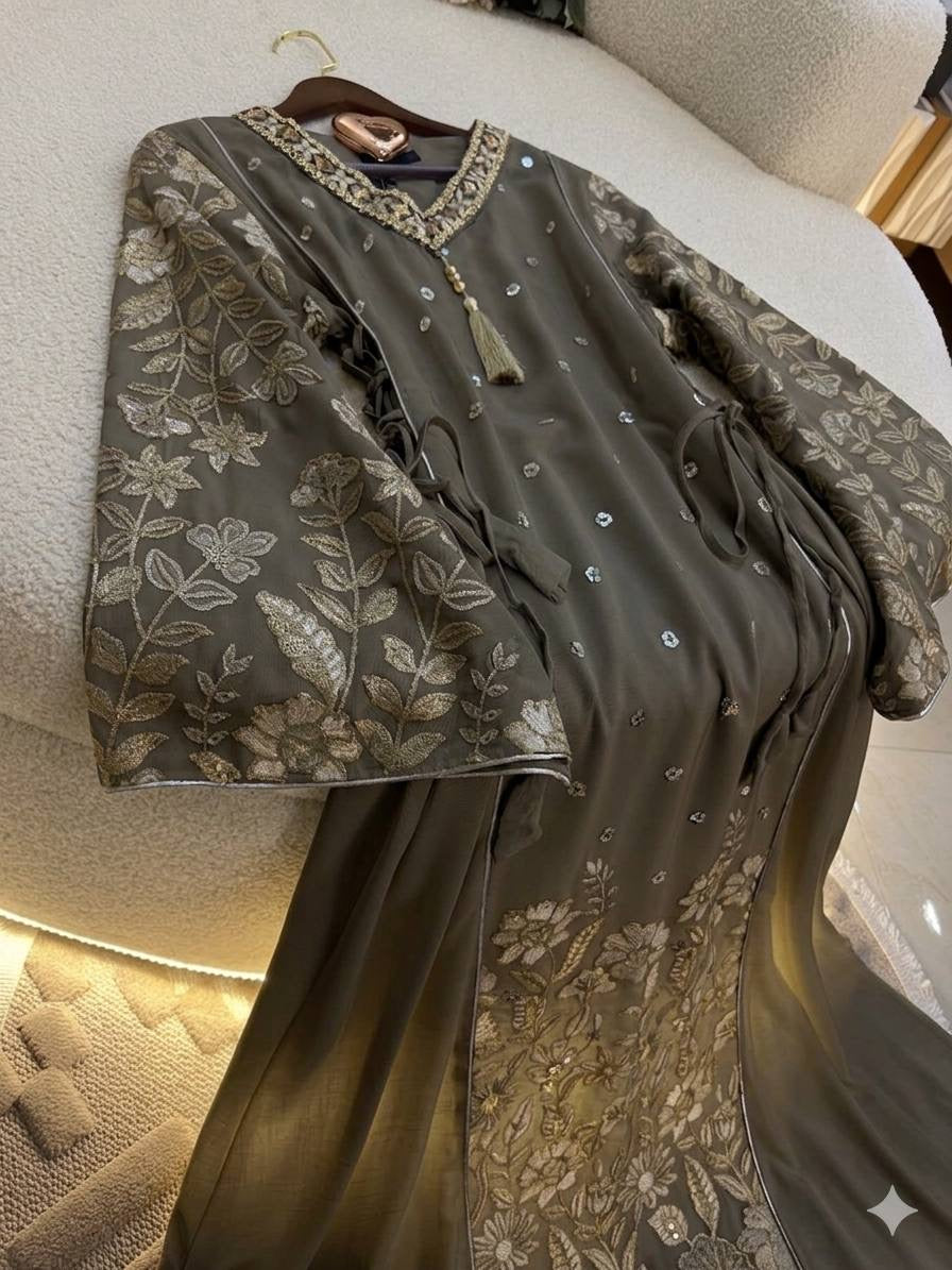 عباية ملكية مطرزة بنقوش هندسية فاخرة | Royal Geometric Embroidered Abaya