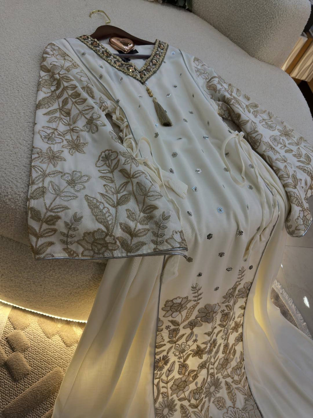 عباية ملكية مطرزة بنقوش هندسية فاخرة | Royal Geometric Embroidered Abaya