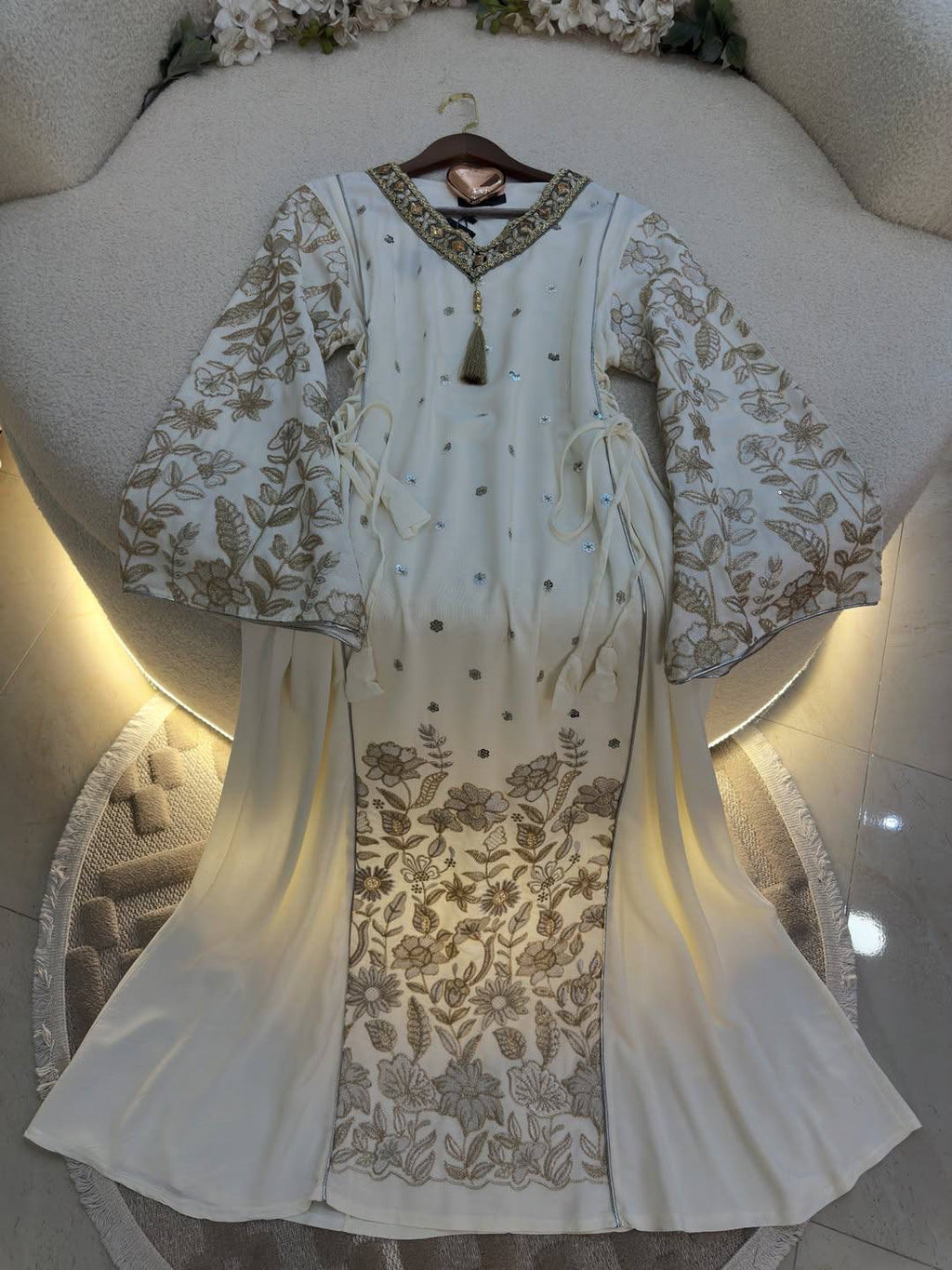 عباية ملكية مطرزة بنقوش هندسية فاخرة | Royal Geometric Embroidered Abaya