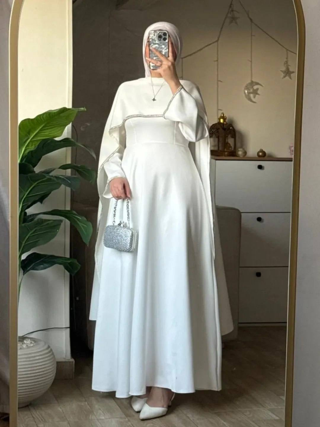 عباية ملكية بلمسة "الكيب" وخامة انسيابية فاخرة | Royal Cape-Style Abaya in Premium Flowy Fabric