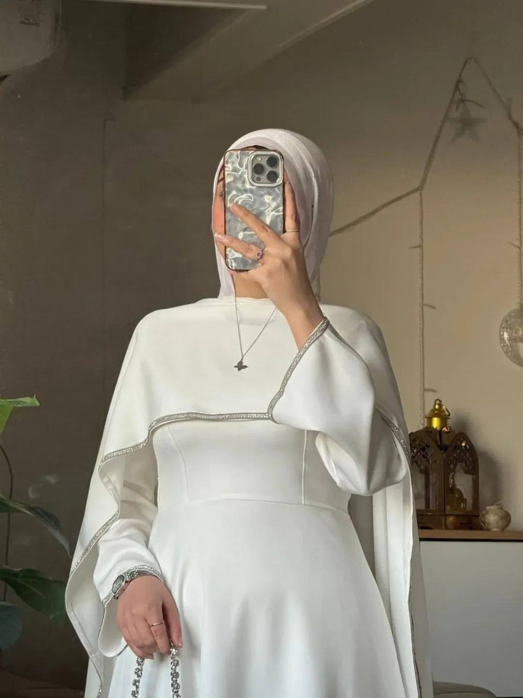 عباية ملكية بلمسة "الكيب" وخامة انسيابية فاخرة | Royal Cape-Style Abaya in Premium Flowy Fabric