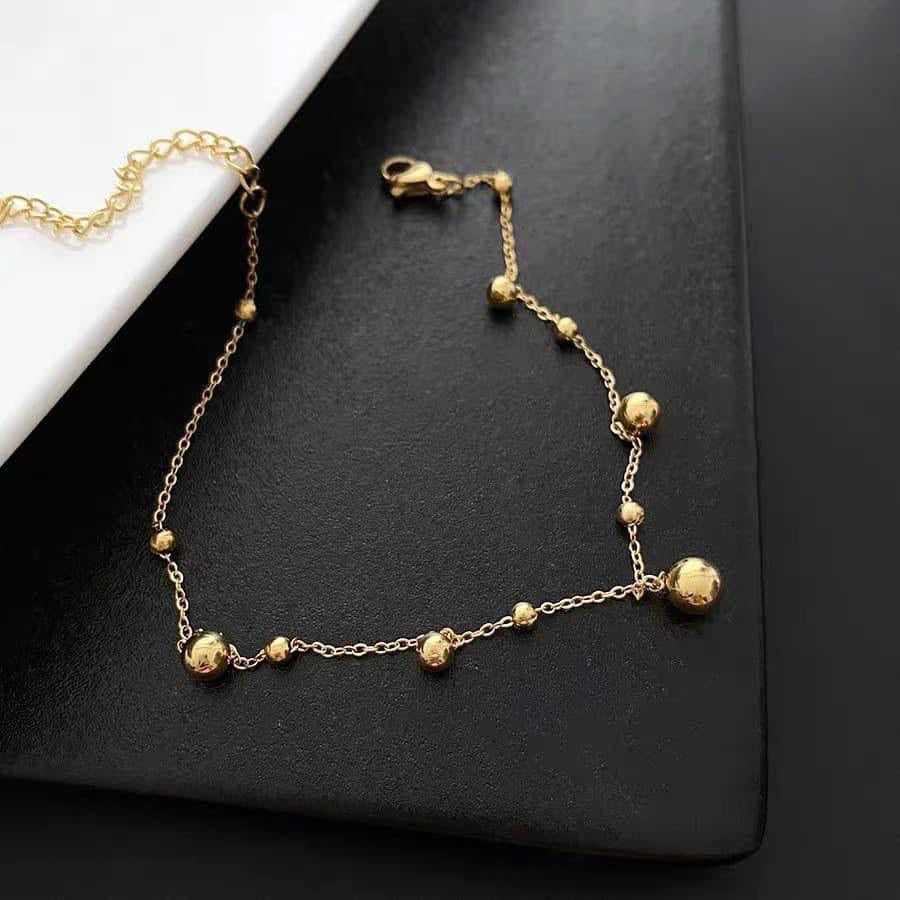 إسوارة "الكرات الذهبية" المتدلية | Dainty Golden Beads Bracelet