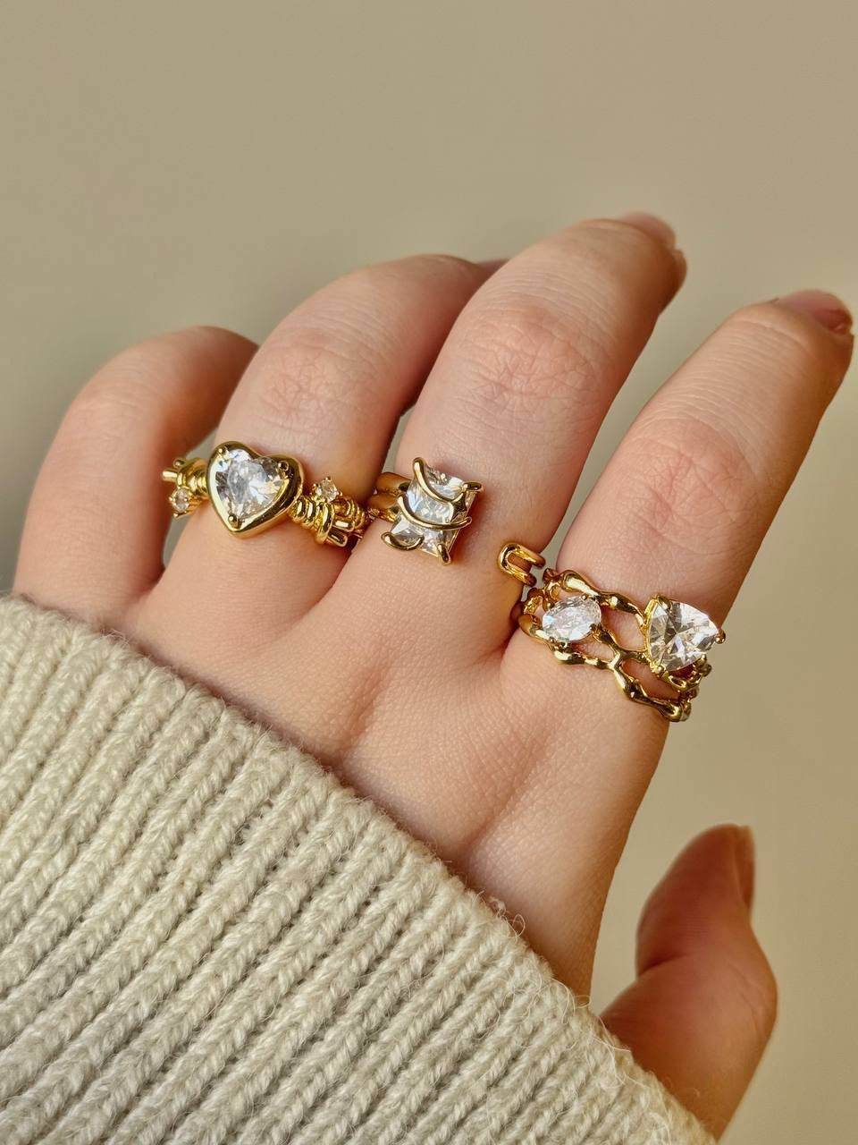 طقم خواتم "لمسات الأناقة العصرية" | Modern Elegance Ring Set