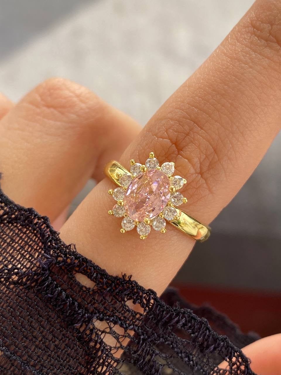 خاتم "هالة الملكة" المرصع | Queen's Halo Crystal Ring