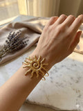 إسوارة "سحر الأنامل" | Delicate Hand Chain Bracelet