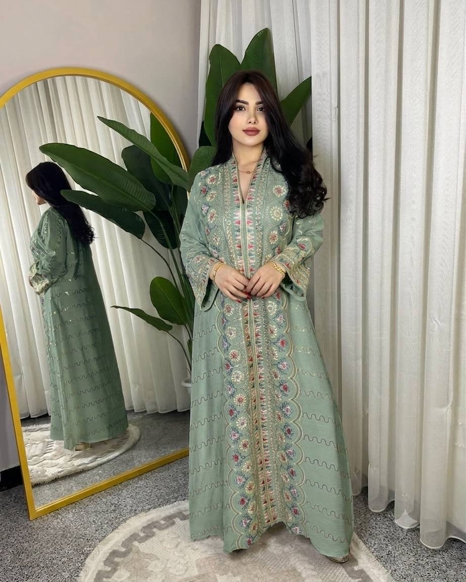 عباءة مطرزة بتصاميم تراثية فاخرة | Luxury Embroidered Abaya with Traditional Patterns