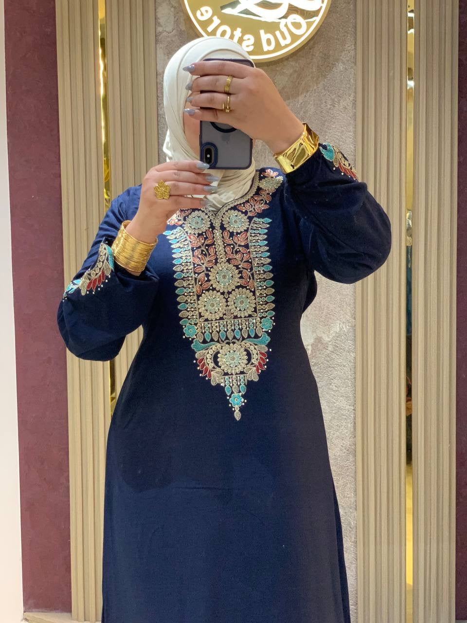 عباءة فخمة من القطن المصري الخالص بتطريزات فنية | Luxurious Pure Egyptian Cotton Abaya with Artistic Embroidery