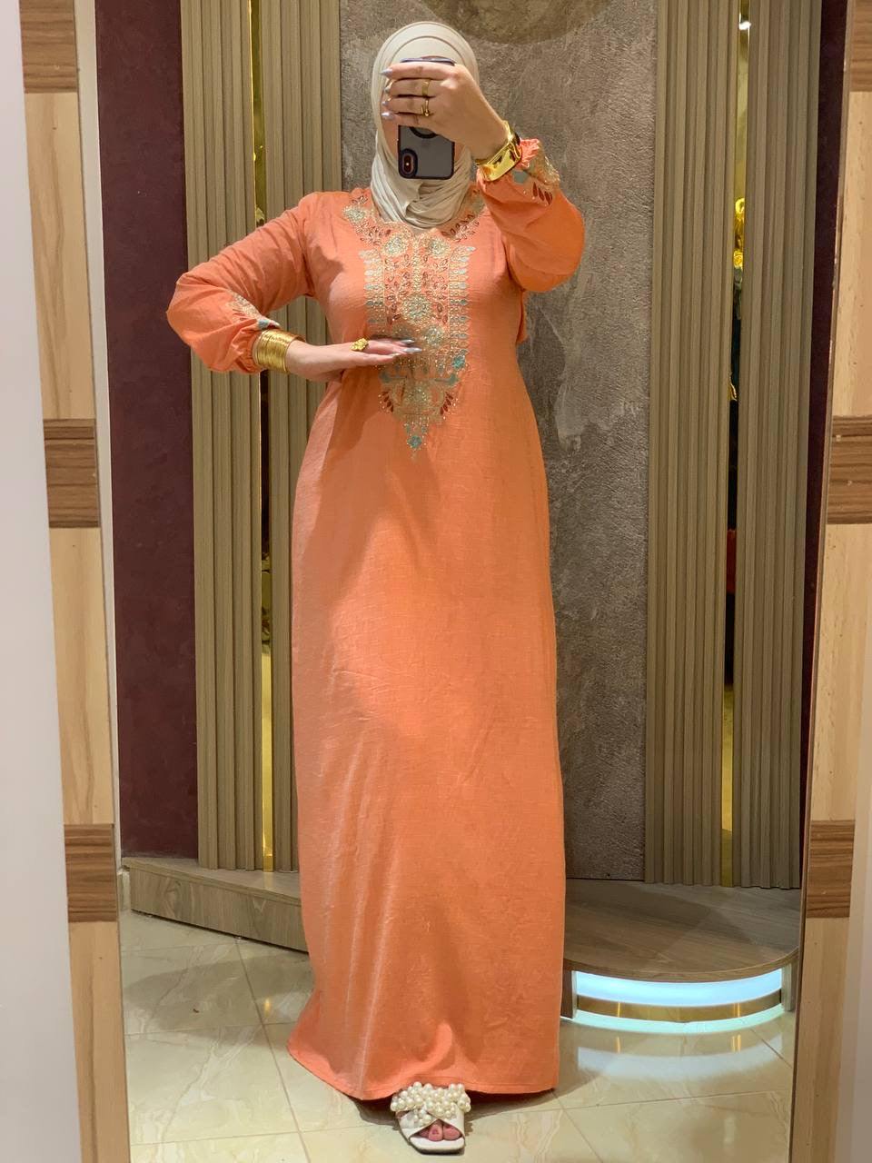 عباءة فخمة من القطن المصري الخالص بتطريزات فنية | Luxurious Pure Egyptian Cotton Abaya with Artistic Embroidery
