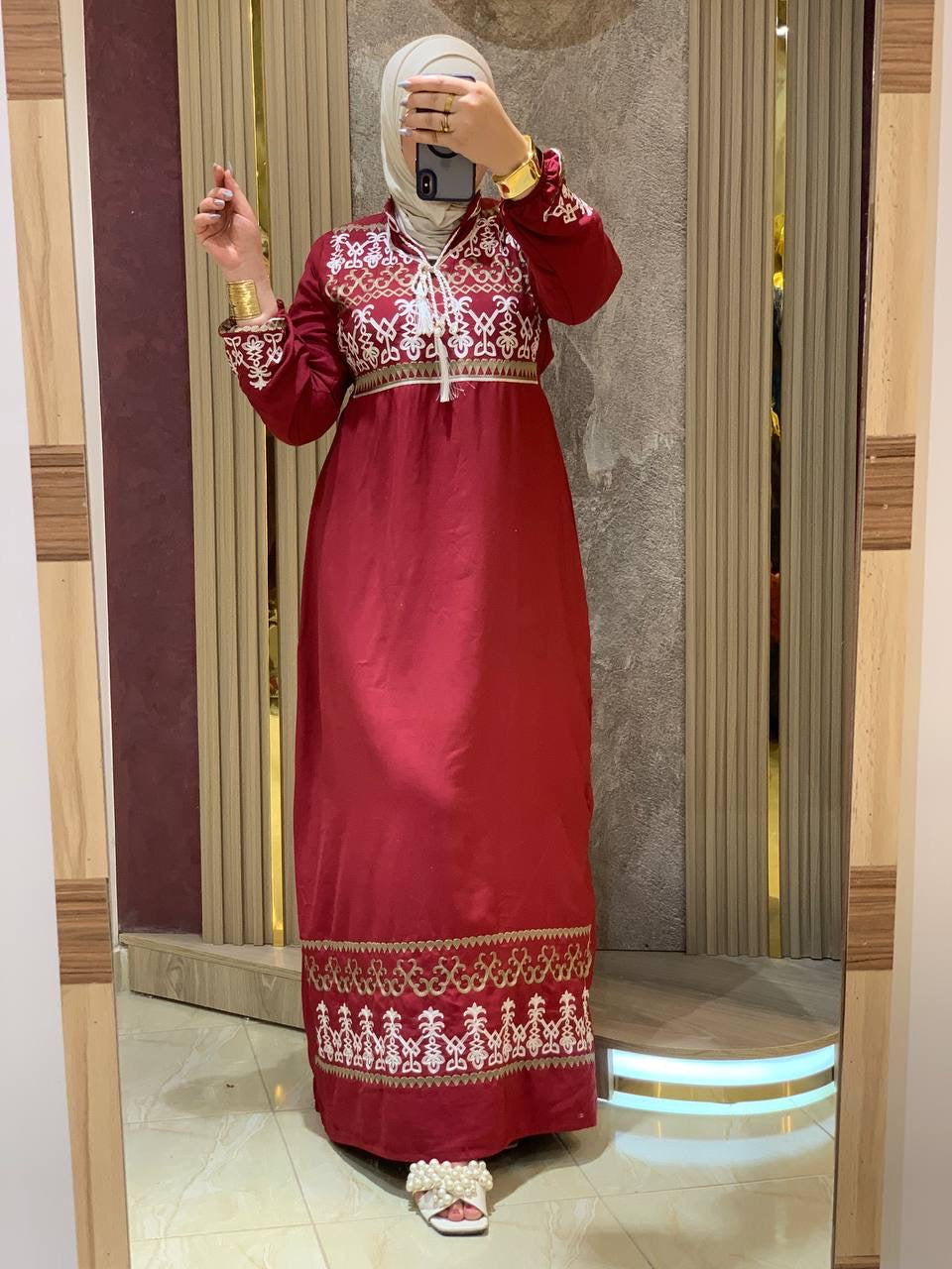 عباءة راقية من القطن المصري الخالص بتطريزات تراثية | Sophisticated Pure Egyptian Cotton Abaya with Traditional Embroidery