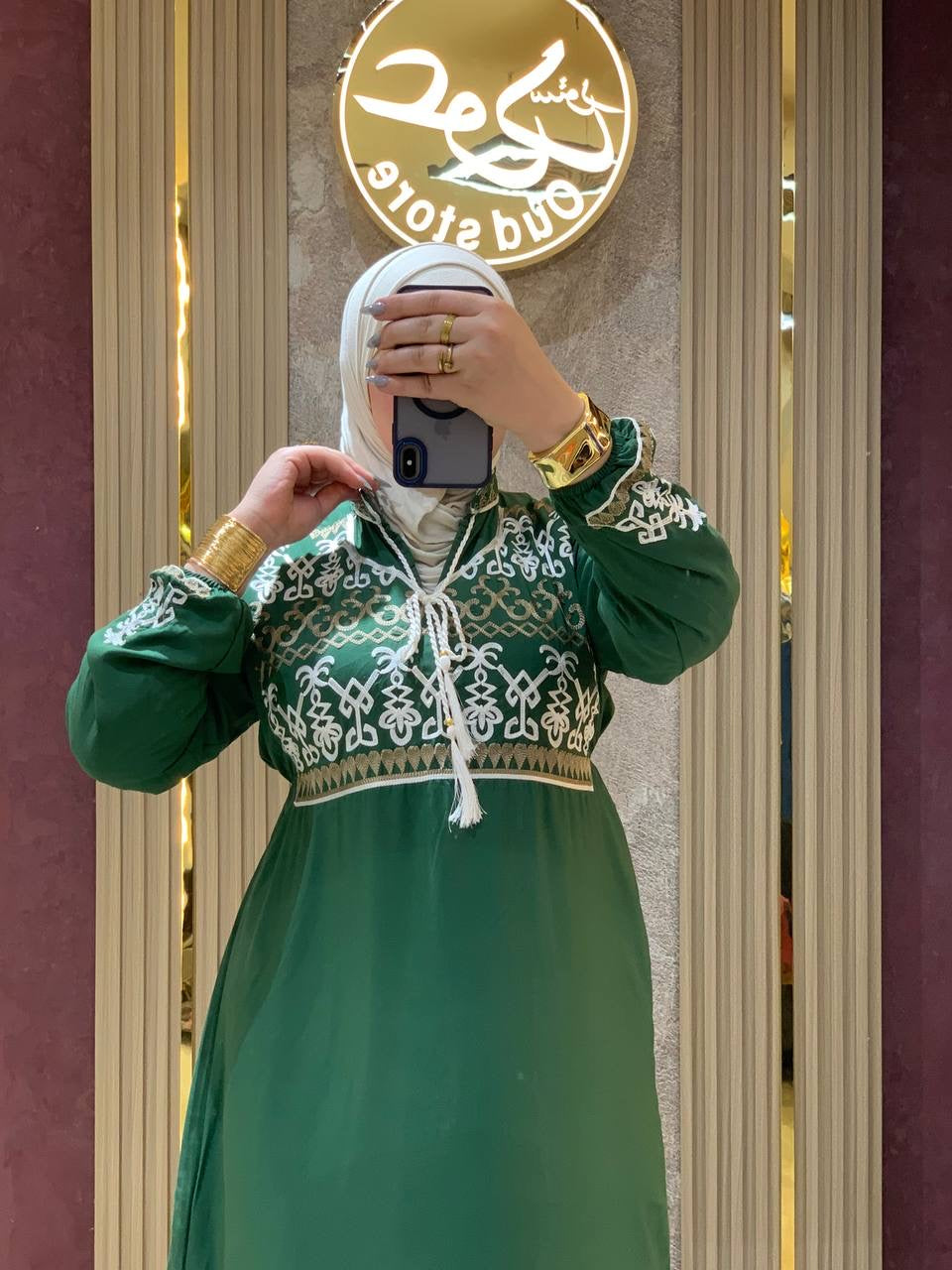 عباءة راقية من القطن المصري الخالص بتطريزات تراثية | Sophisticated Pure Egyptian Cotton Abaya with Traditional Embroidery
