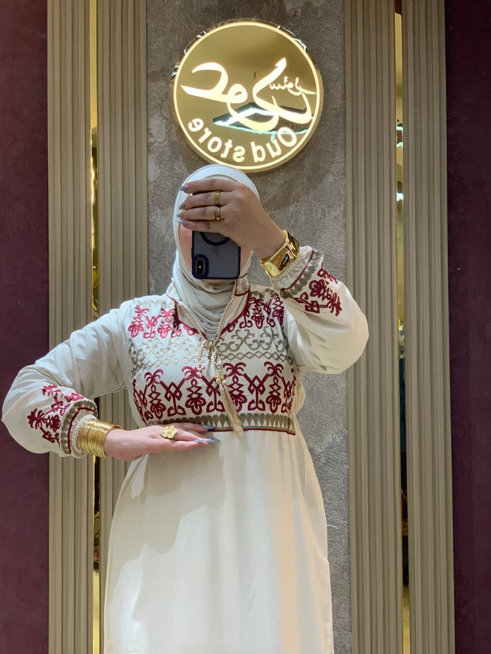 عباءة راقية من القطن المصري الخالص بتطريزات تراثية | Sophisticated Pure Egyptian Cotton Abaya with Traditional Embroidery