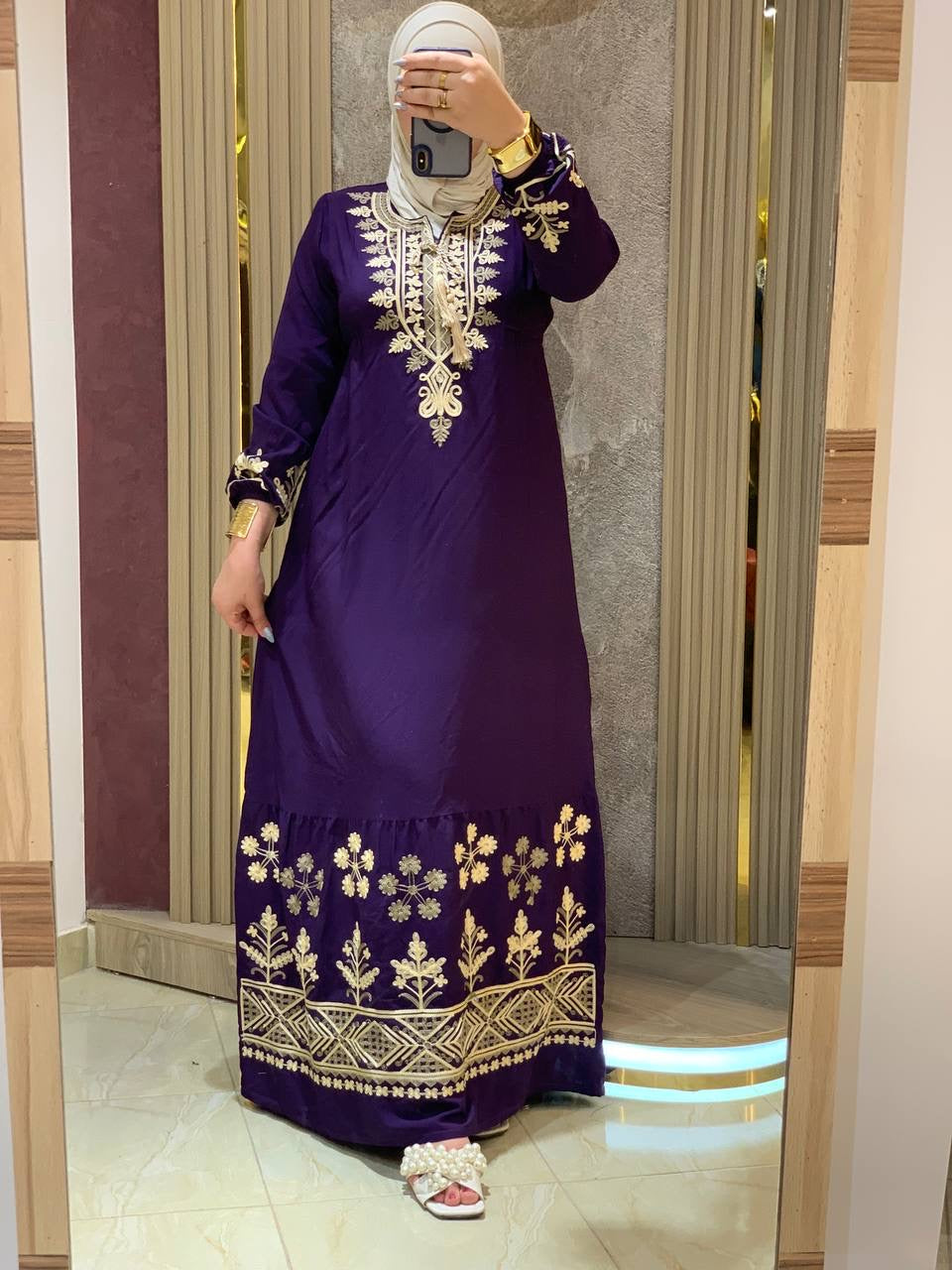 عباءة كلاسيكية من القطن المصري الخالص بتطريزات فنية | Classic Pure Egyptian Cotton Abaya with Artistic Embroidery