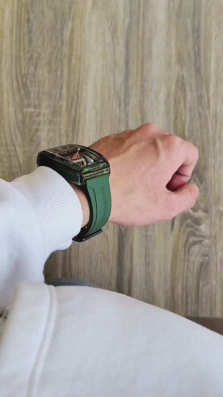 ساعة نايفيفورس الرياضية للرجال باللون الأخضر الزيتي | Naviforce Green Sporty Chronograph Men's Watch